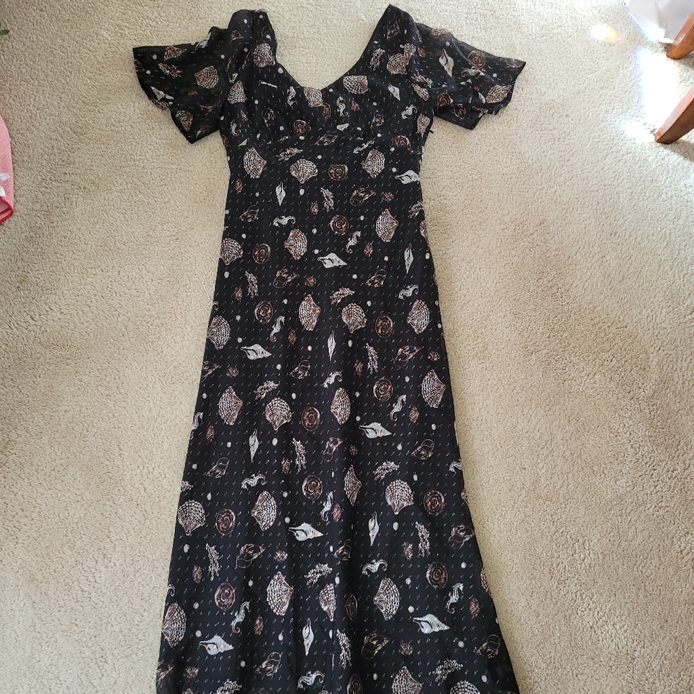 LOFT Metallic Clip Flutter Sleeve Midi Dress - Picture 4 of 6